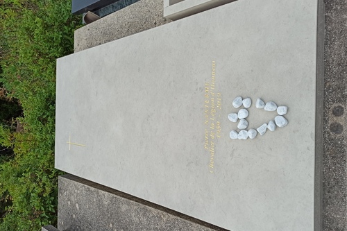 Tombe de Pierre Nanterme, enterré au cimetière de Gassin - https://gassin.eu