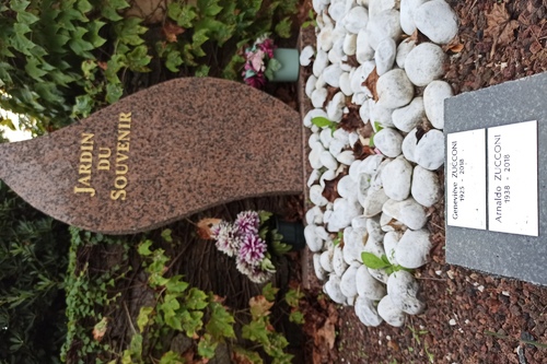 Tombe d'Aldo Killy-Zucconi et Geniève Killy-Zucconi, enterrés au cimetière de Gassin - https://gassin.eu