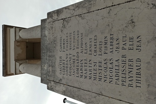 Monument aux morts de Gassin au cimetière de Gassin - https://gassin.eu