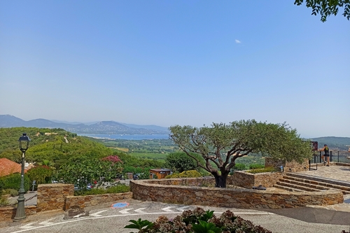 Vue panoramique - La Ciboulette - restaurant avec vue panoramique à Gassin - https://gassin.eu