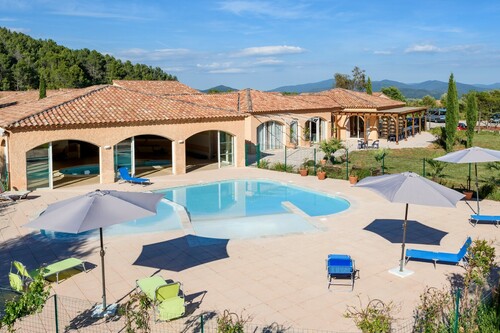 Outdoor paddling pool